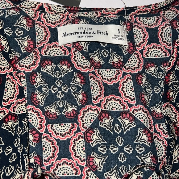 Abercrombie top - Picture 5 of 7
